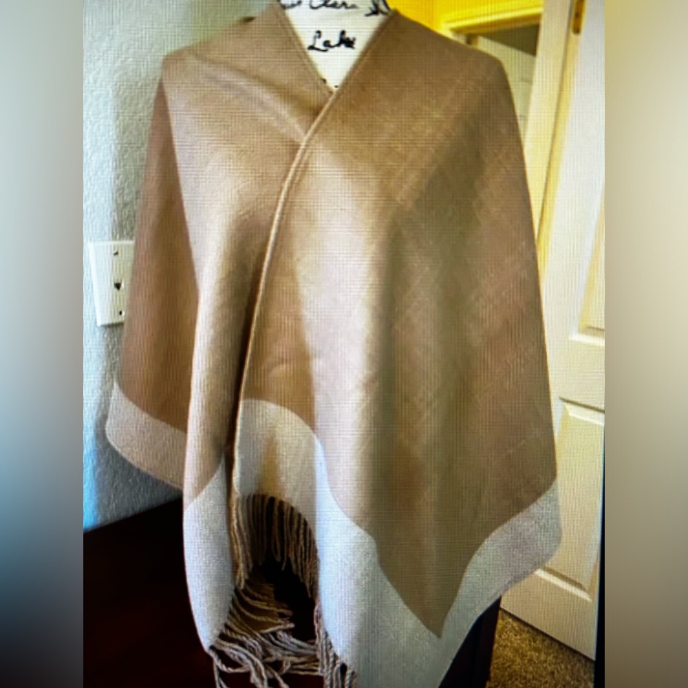 Bellissima shawl\wrap in camel and tan. Size OS.